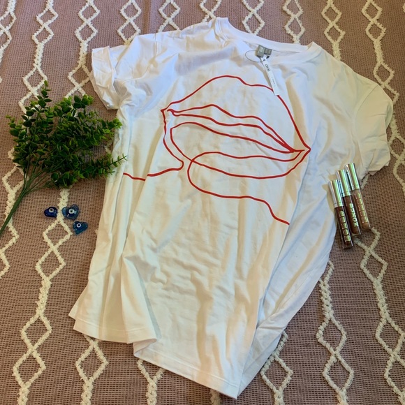 ASOS Curve Tops - {ASOS} groovy lips tee 💋
